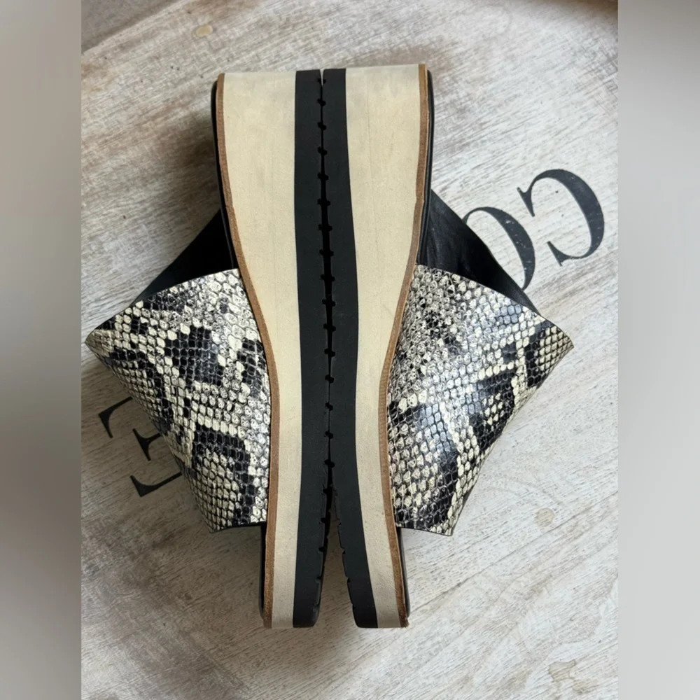 Vince Snakeskin Pattern Wedges in Black and Cream size 8 1/2 leather